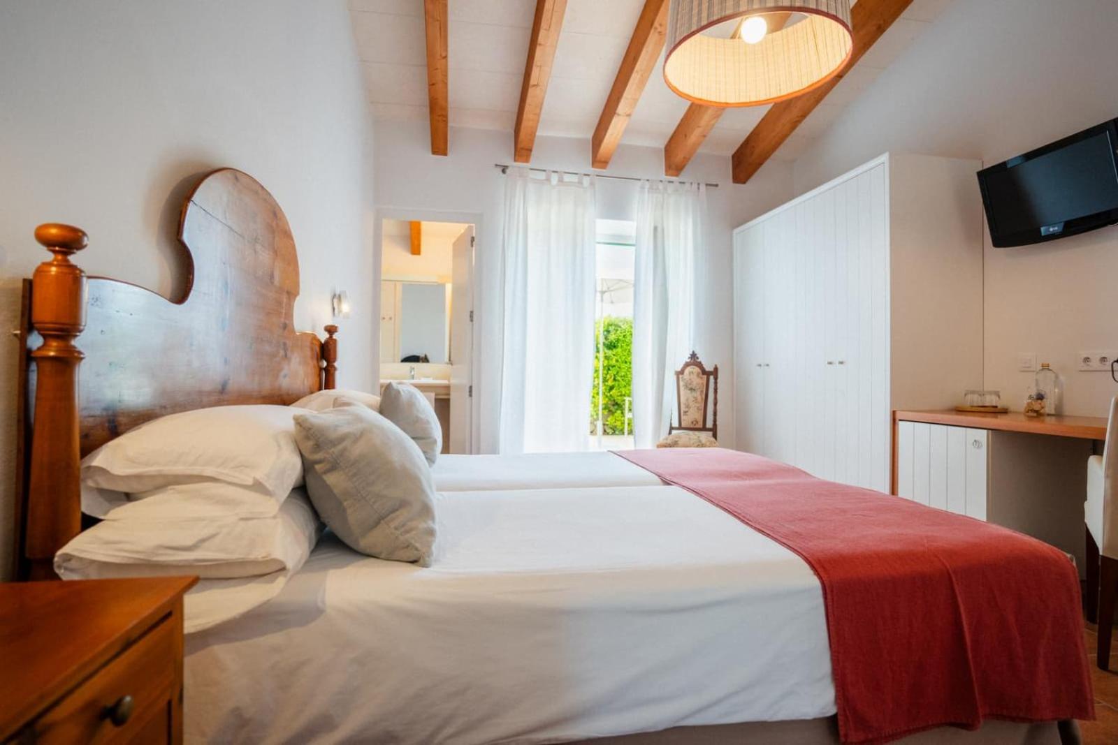 Hotel Rural Binigaus Vell Es Migjorn Gran Exterior photo