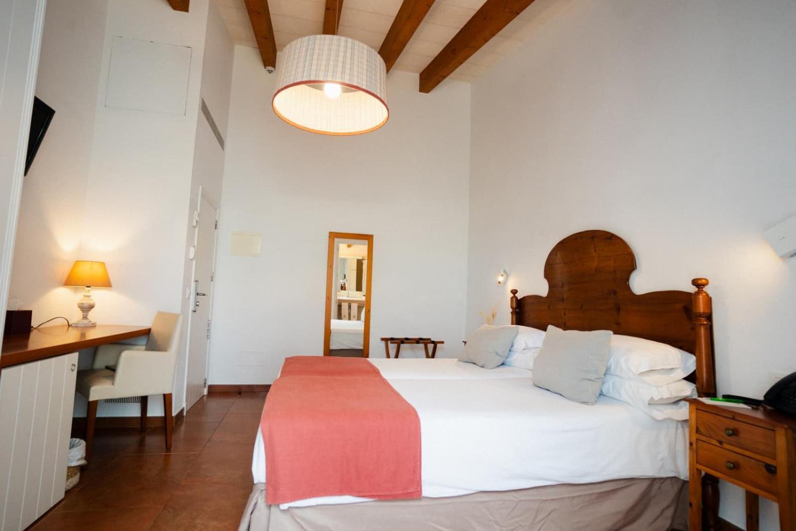 Hotel Rural Binigaus Vell Es Migjorn Gran Exterior photo