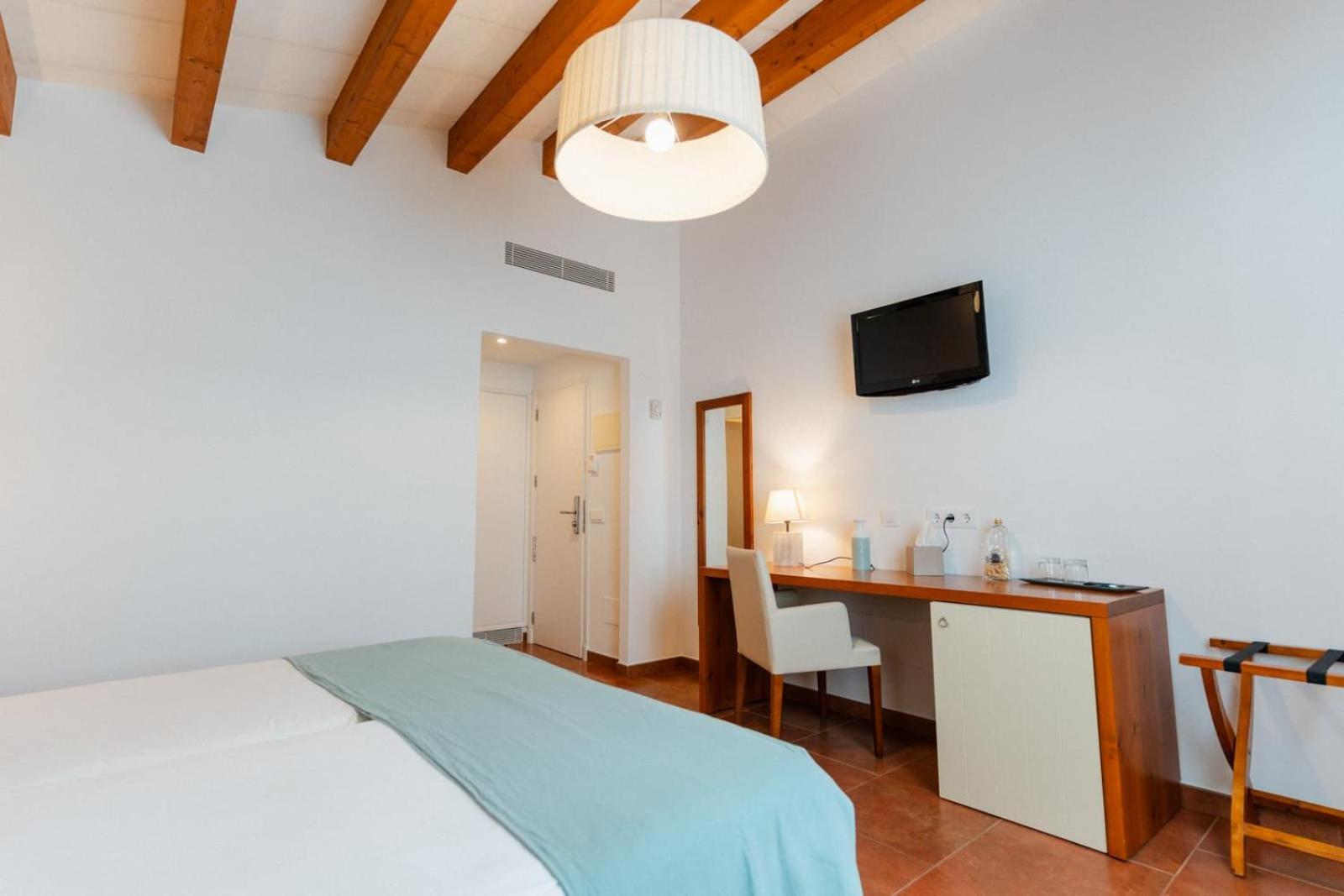 Hotel Rural Binigaus Vell Es Migjorn Gran Exterior photo